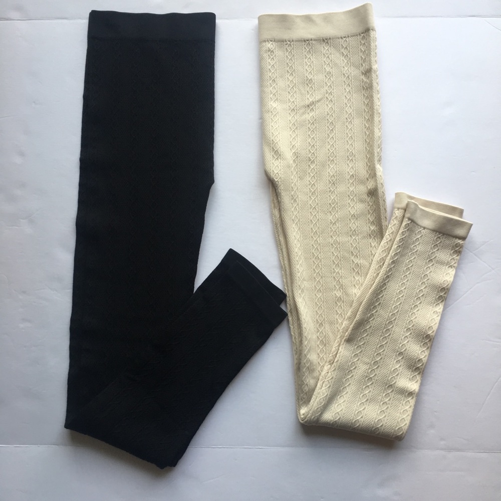 NWOT 2 pair of leggings Size M/L